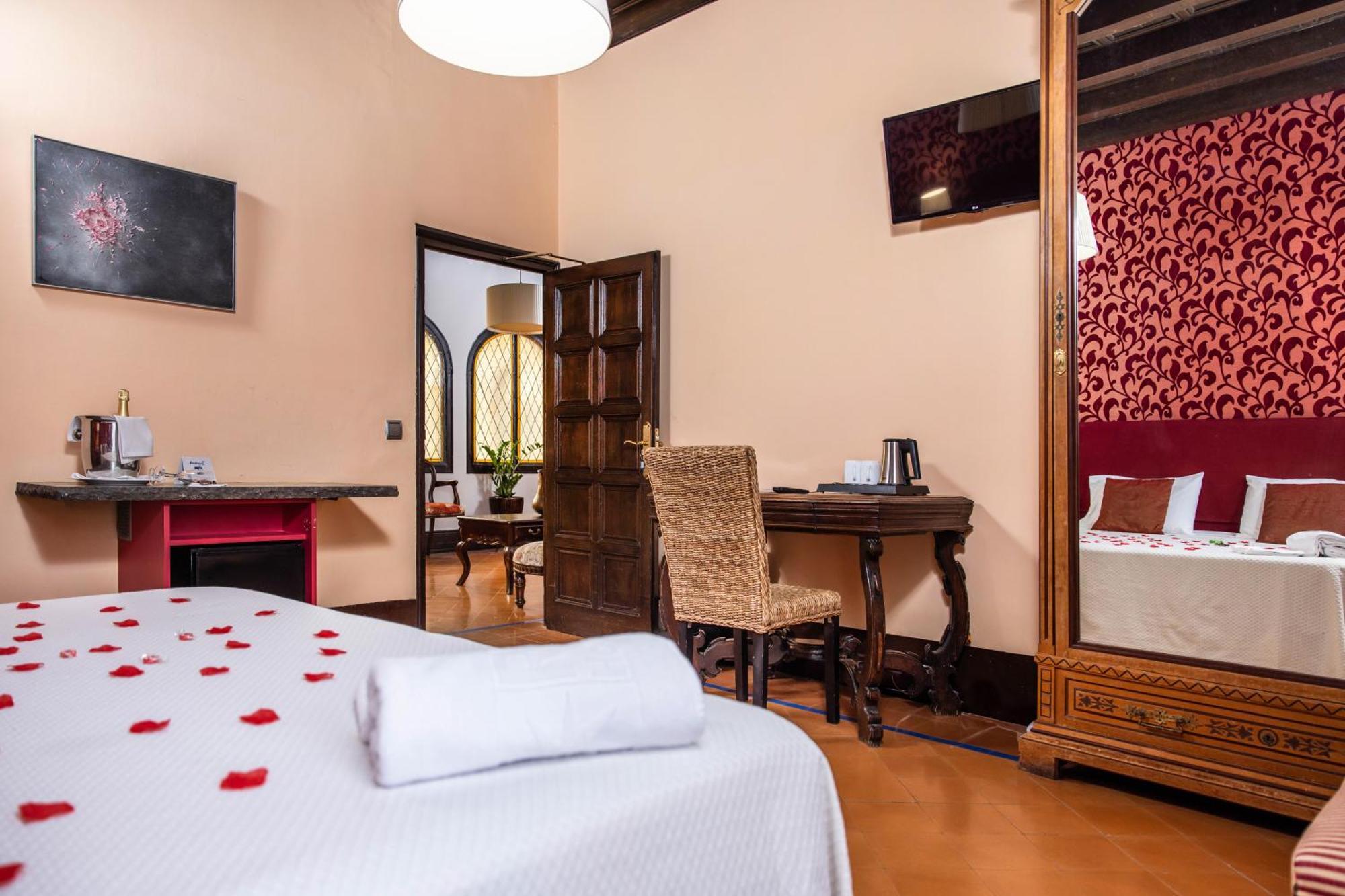 Rvhotels Palau Lo Mirador Torroella de Montgrí Dış mekan fotoğraf