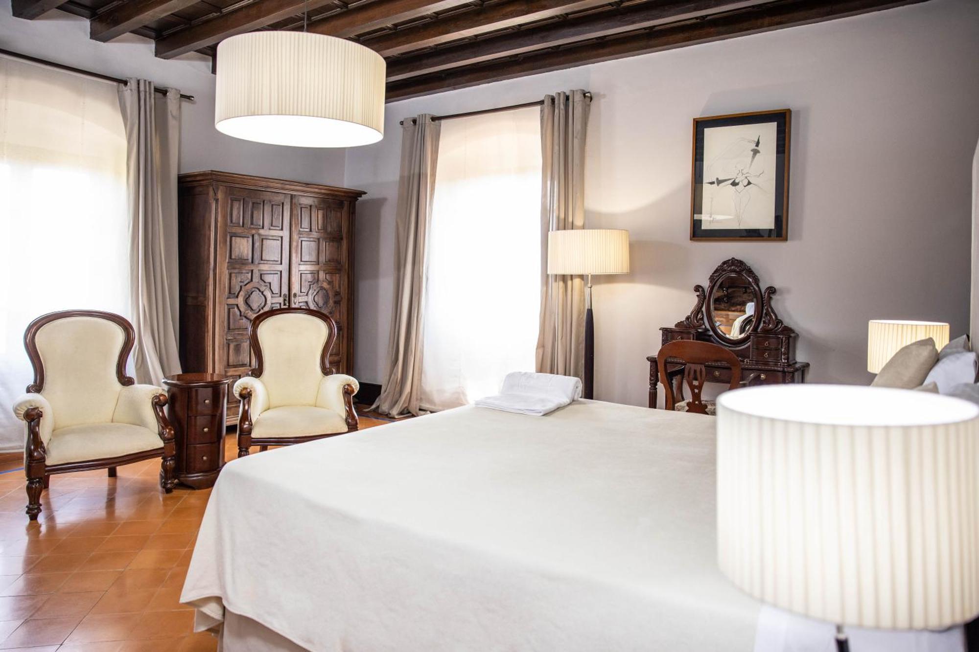 Rvhotels Palau Lo Mirador Torroella de Montgrí Dış mekan fotoğraf
